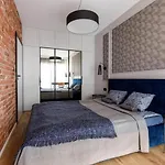 - Center - One Bedroom - Jp19