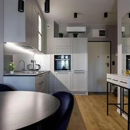 - Center - One Bedroom - Jp19 *