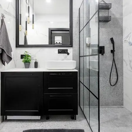 - Center - One Bedroom - Jp19 *